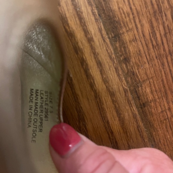 Lilly Pulitzer Gold Wedge Sandals - Picture 6 of 7